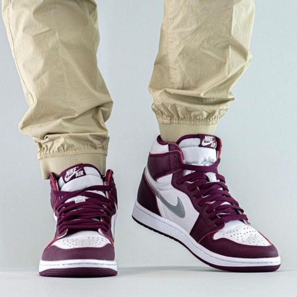 Air Jordan 1 Retro High OG Bordeaux