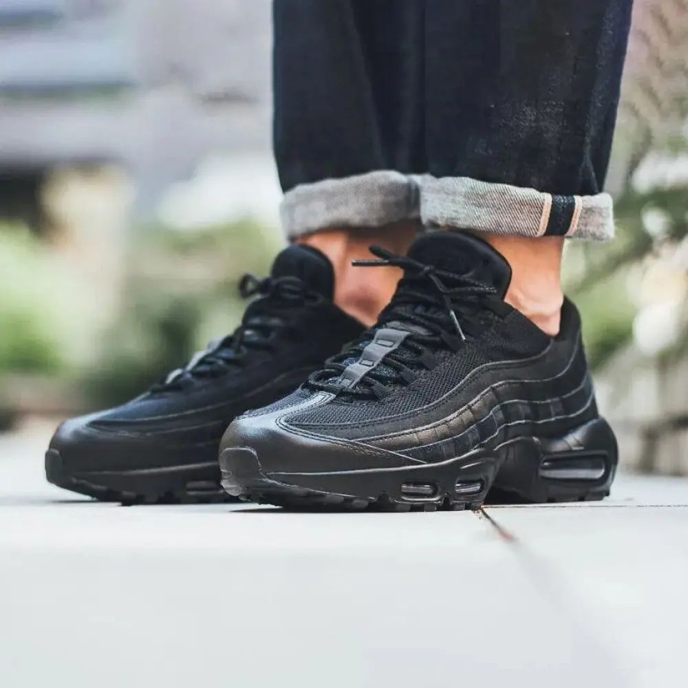 Nike Air Max 95 Triple Black
